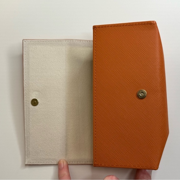 Tory Burch Vibrant Orange Leather Sunglasses Case Authentic Gold Magnetic Design - Picture 13 of 17